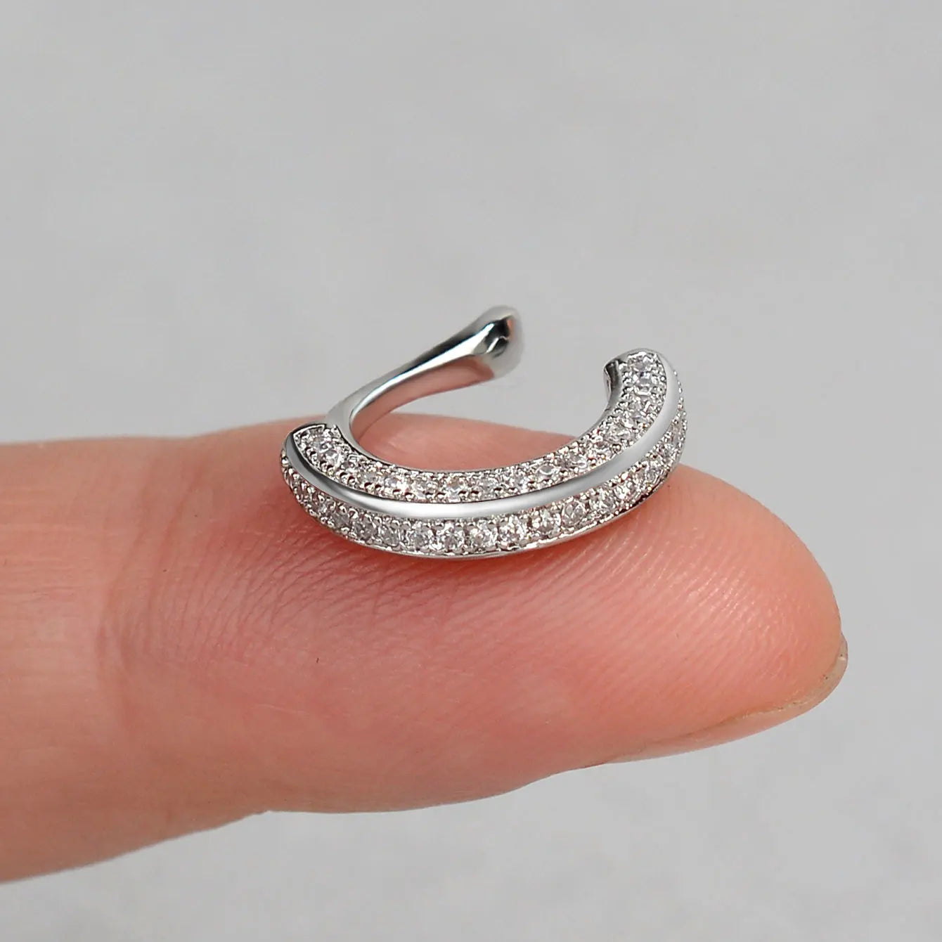 Luxury Zircon Ear Cuff – No Piercing Needed