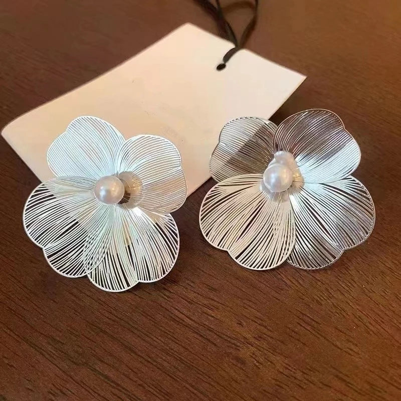 Luxury Pearl Flower Earrings
