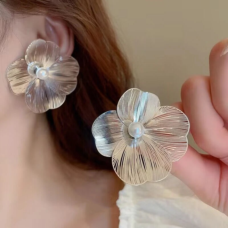 Luxury Pearl Flower Earrings