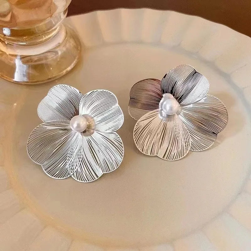 Luxury Pearl Flower Earrings