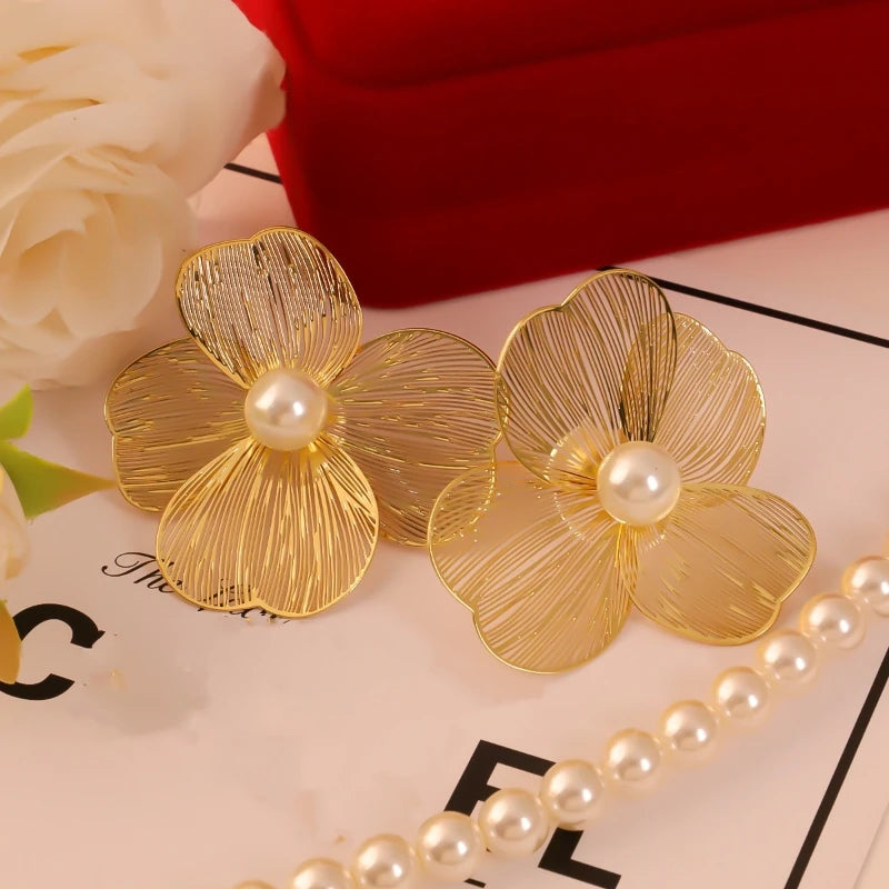 Luxury Pearl Flower Earrings