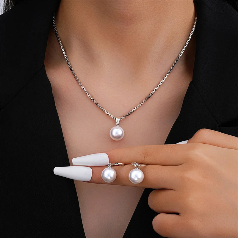 Elegant Pearl Jewelry Set