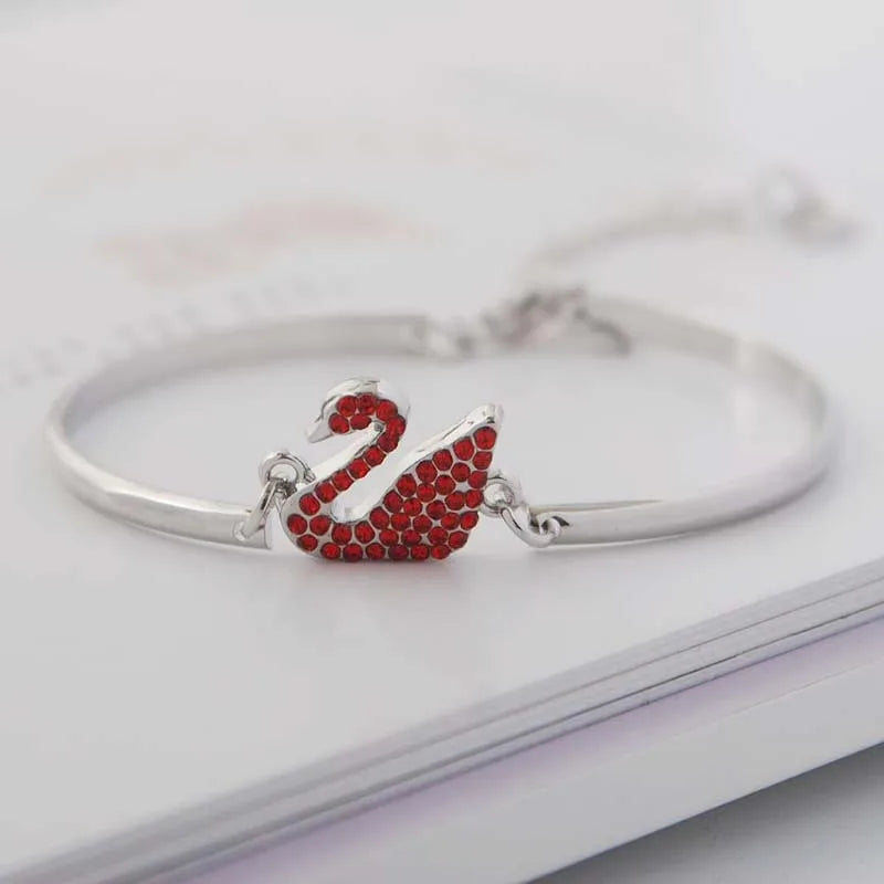 ✨ Rose Gold Swan Bracelet